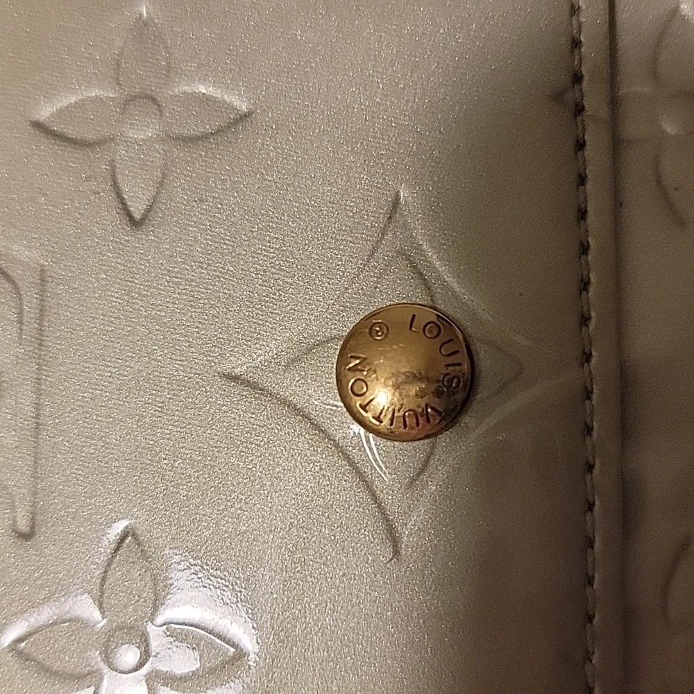 Louis Vuitton Seafoam Green Trifold  Vernis Walker Crossbody - Picture 11 of 13